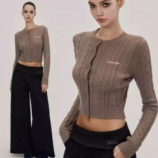 Embroidery Short Slim Crew-Neck Cable-Knit